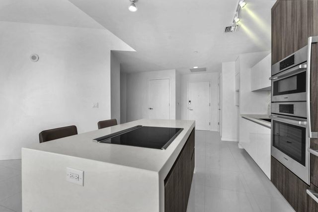 851 NE 1ST Avenue 1002, Miami, FL 33132