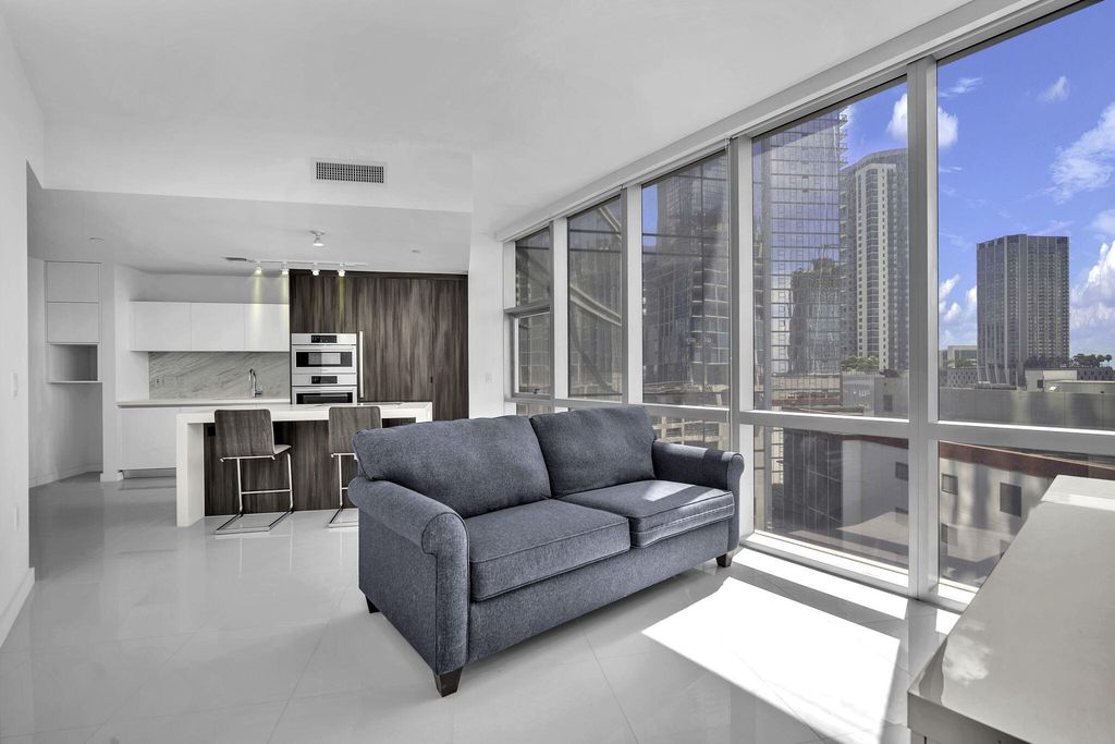 851 NE 1ST Avenue 1002, Miami, FL 33132