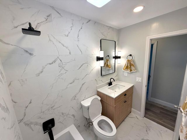3500 HARRISON Street 7, Hollywood, FL 33021