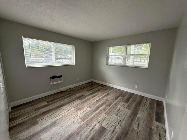 3500 HARRISON Street 7, Hollywood, FL 33021