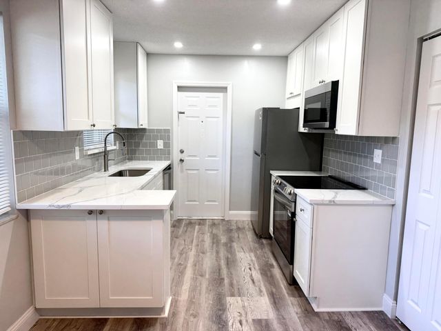 3500 HARRISON Street 7, Hollywood, FL 33021