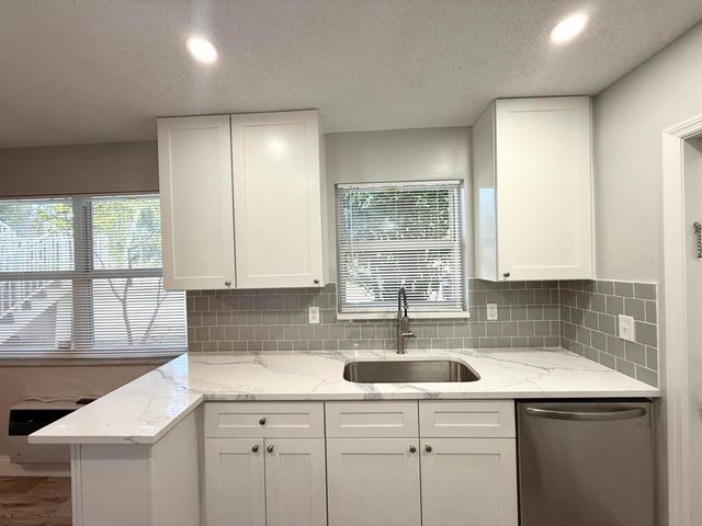3500 HARRISON Street 7, Hollywood, FL 33021