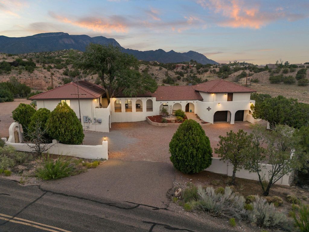 20 Canon Del Agua Road, Placitas, NM 87043