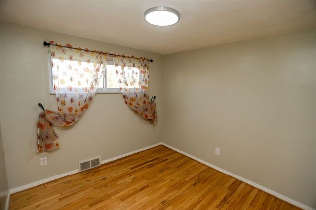 304 Millport Rd, West Mifflin, PA 15122