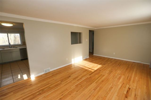 304 Millport Rd, West Mifflin, PA 15122