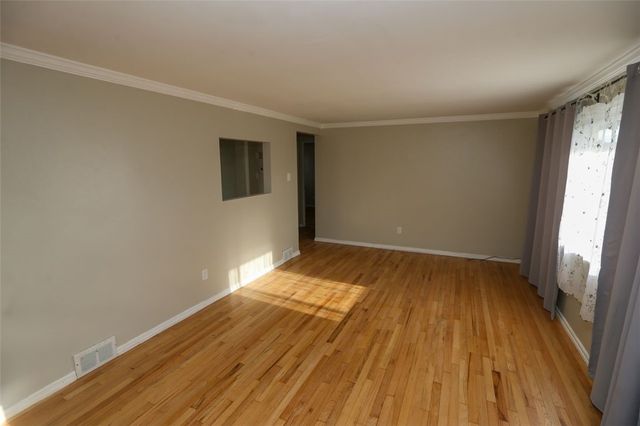 304 Millport Rd, West Mifflin, PA 15122