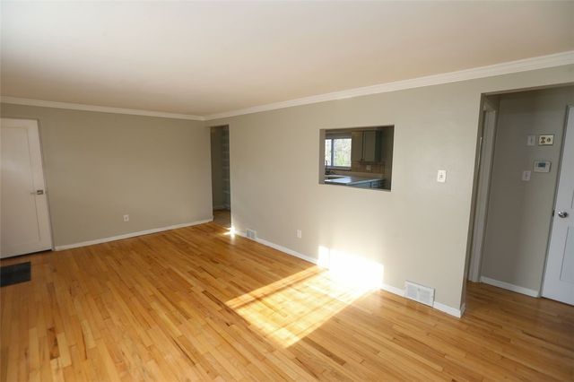 304 Millport Rd, West Mifflin, PA 15122
