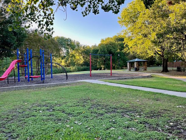 127 Woodcreek Drive, Rockwall, TX 75032
