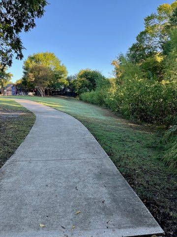 127 Woodcreek Drive, Rockwall, TX 75032