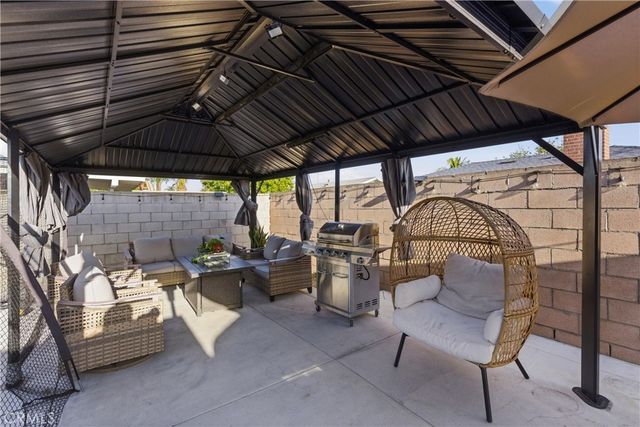 1806 W Saint Andrew, Santa Ana, CA 92704