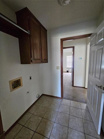 117 Meadows Lane, Shawnee, OK 74804