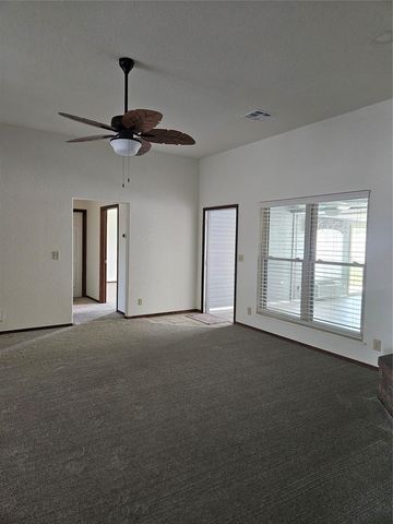 117 Meadows Lane, Shawnee, OK 74804