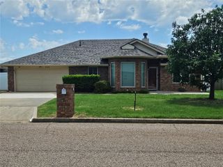 117 Meadows Lane, Shawnee, OK 74804