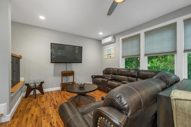 45 Varney Street, Manchester, NH 03102