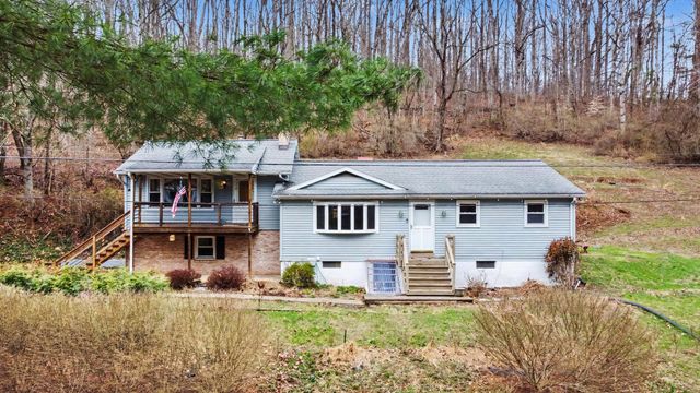 1305 BREMER RD, Dover, PA 17315