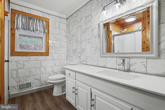 1305 BREMER RD, Dover, PA 17315