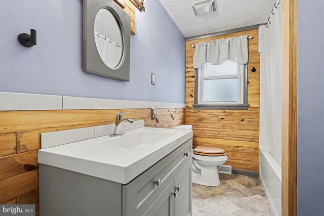 1305 BREMER RD, Dover, PA 17315