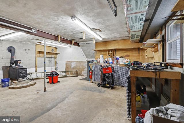 1305 BREMER RD, Dover, PA 17315