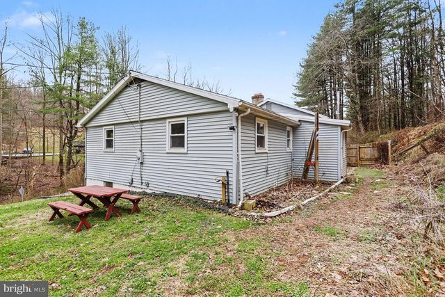 1305 BREMER RD, Dover, PA 17315