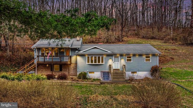 1305 BREMER RD, Dover, PA 17315