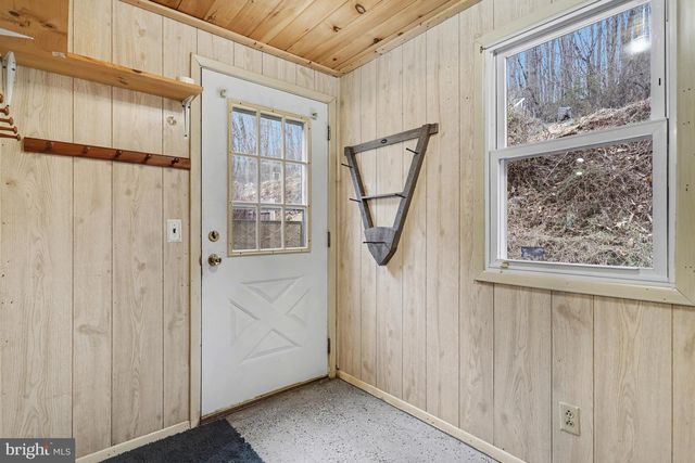 1305 BREMER RD, Dover, PA 17315