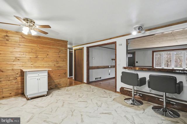 1305 BREMER RD, Dover, PA 17315