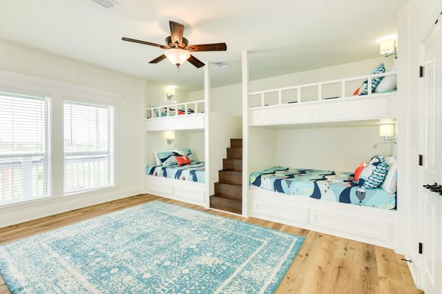 998 Austin Drive, Gilchrist, TX 77617