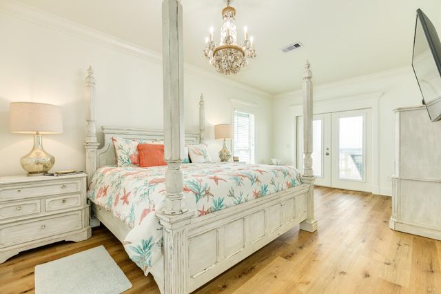998 Austin Drive, Gilchrist, TX 77617