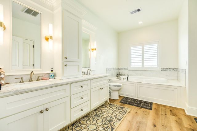 998 Austin Drive, Gilchrist, TX 77617