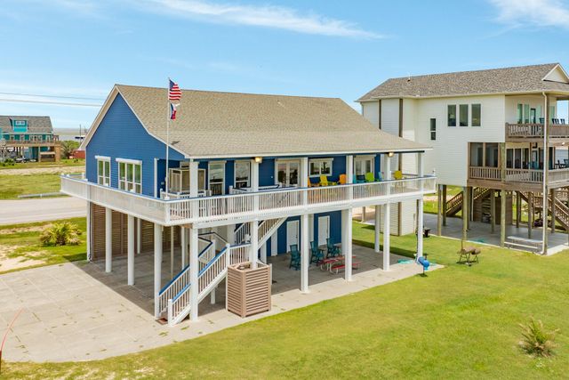 998 Austin Drive, Gilchrist, TX 77617