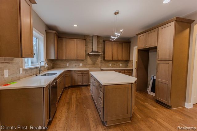 924 Carrington Drive, Northville, MI 48167