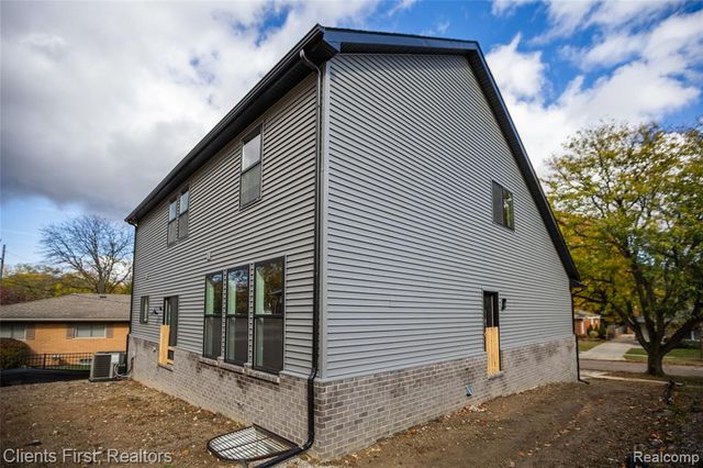 924 Carrington Drive, Northville, MI 48167