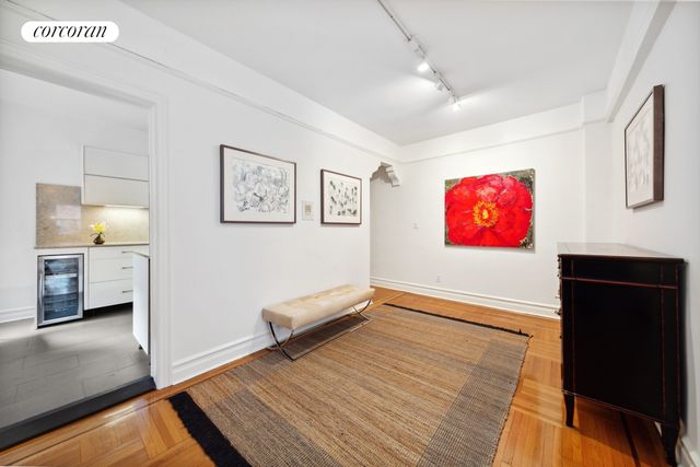 3540 82nd St Apt 4H, New York City, NY 11372
