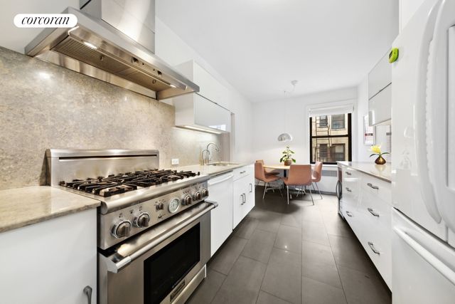3540 82nd St Apt 4H, New York City, NY 11372