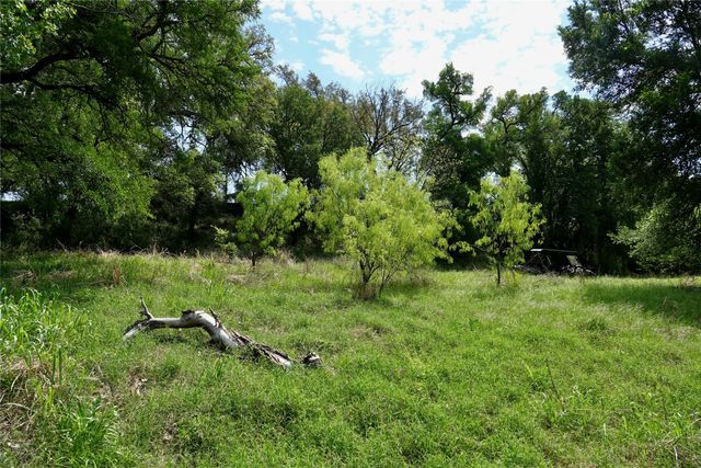 588 S County Rd 430, Goldthwaite, TX 76844