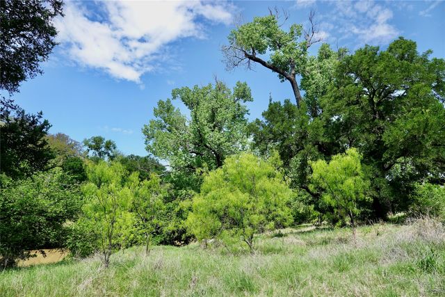 588 S County Rd 430, Goldthwaite, TX 76844