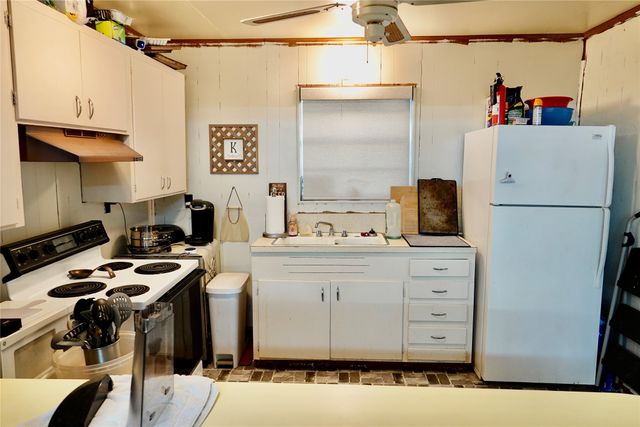 588 S County Rd 430, Goldthwaite, TX 76844