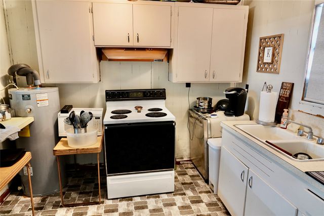 588 S County Rd 430, Goldthwaite, TX 76844
