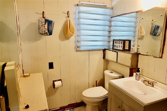 588 S County Rd 430, Goldthwaite, TX 76844