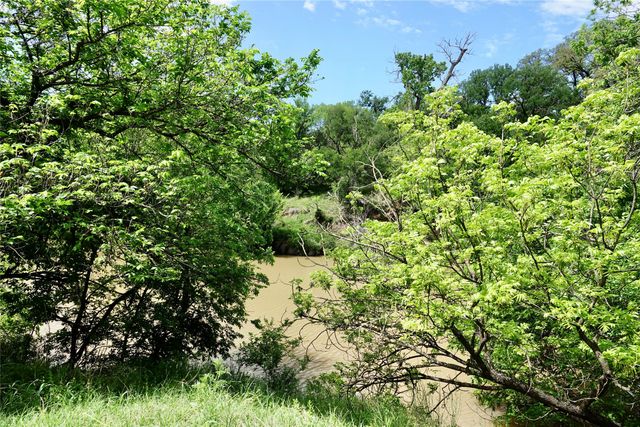 588 S County Rd 430, Goldthwaite, TX 76844
