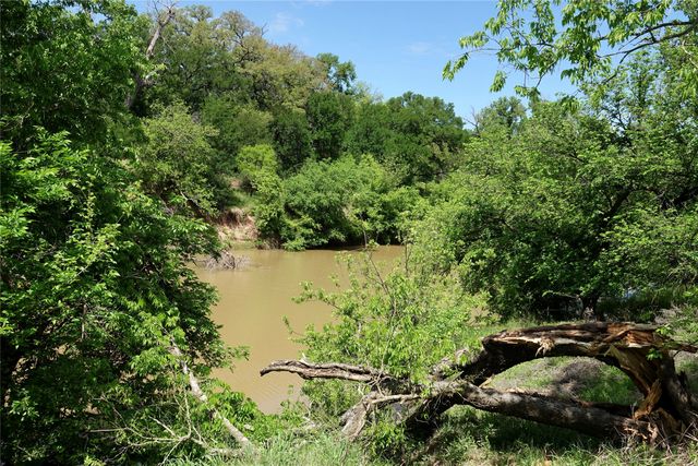 588 S County Rd 430, Goldthwaite, TX 76844