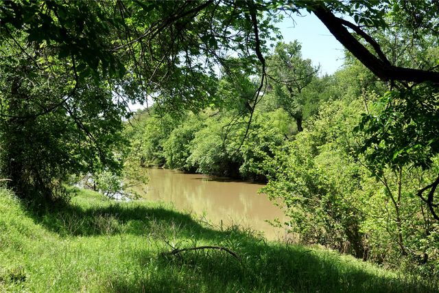 588 S County Rd 430, Goldthwaite, TX 76844