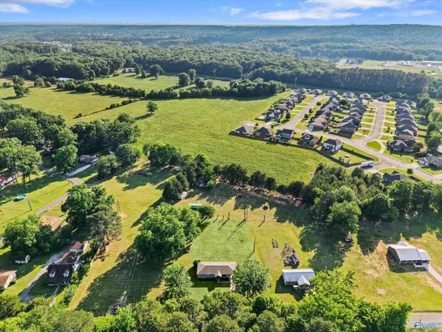 39 Old Somerville Road SE, Decatur, AL 35603