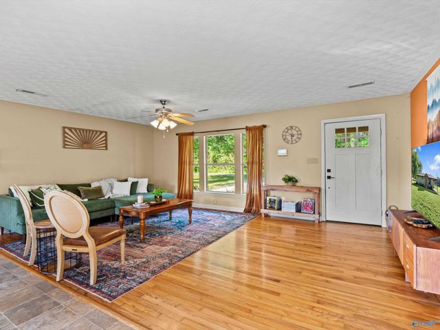 39 Old Somerville Road SE, Decatur, AL 35603