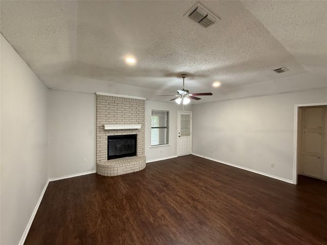 221 Arnold Street, Crowley, TX 76036