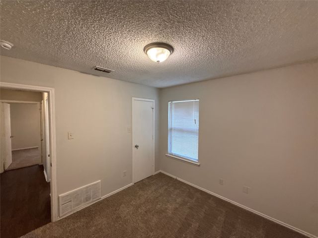 221 Arnold Street, Crowley, TX 76036