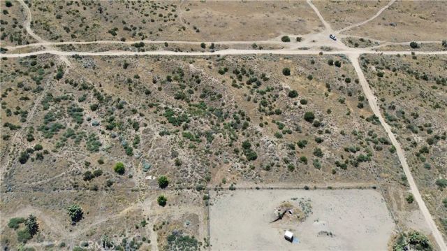 8001 Johnson, Phelan, CA 92371