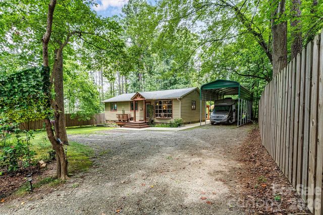 7697 Katherine Drive, Denver, NC 28037