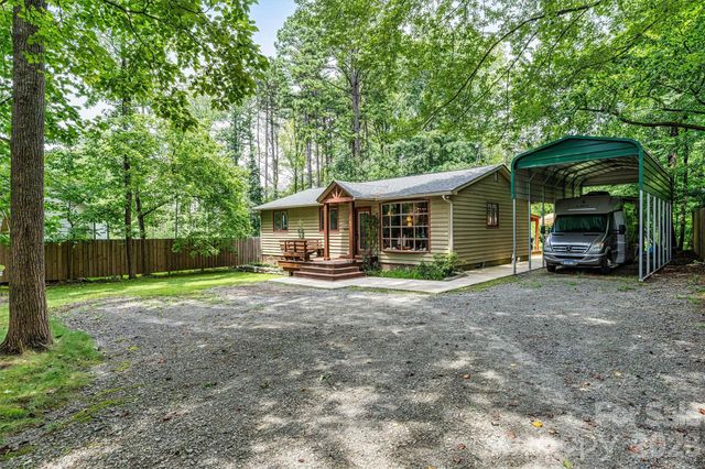 7697 Katherine Drive, Denver, NC 28037