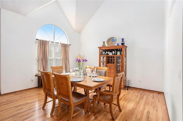 5420 NE Rainbow Court, Lee's Summit, MO 64064